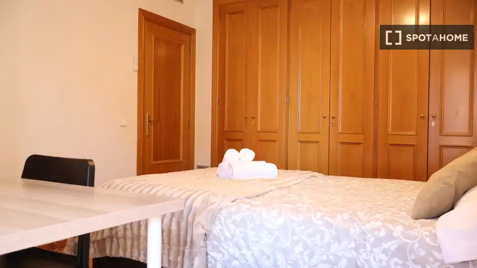 Bedroom of Flat for rent in Valencia  with Air Conditioner, Heating and Furnished