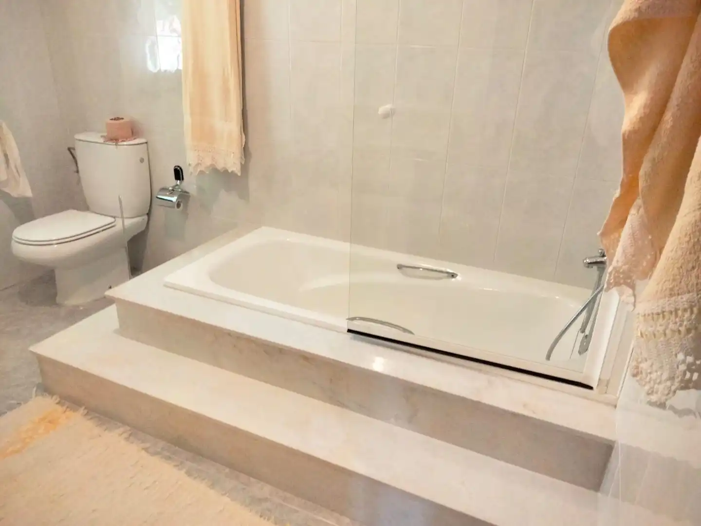 Baño de Casa o chalet en venta en Coles con Calefacción, Jardín privado y Terraza