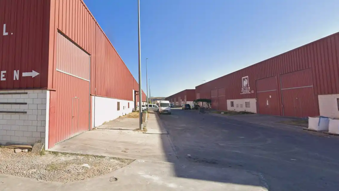 Vista exterior de Nau industrial en venda en Navalmoral de la Mata