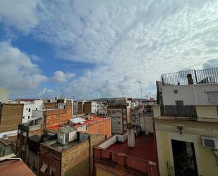 Exterior view of Attic for sale in  Barcelona Capital  with Air Conditioner, Heating and Oven