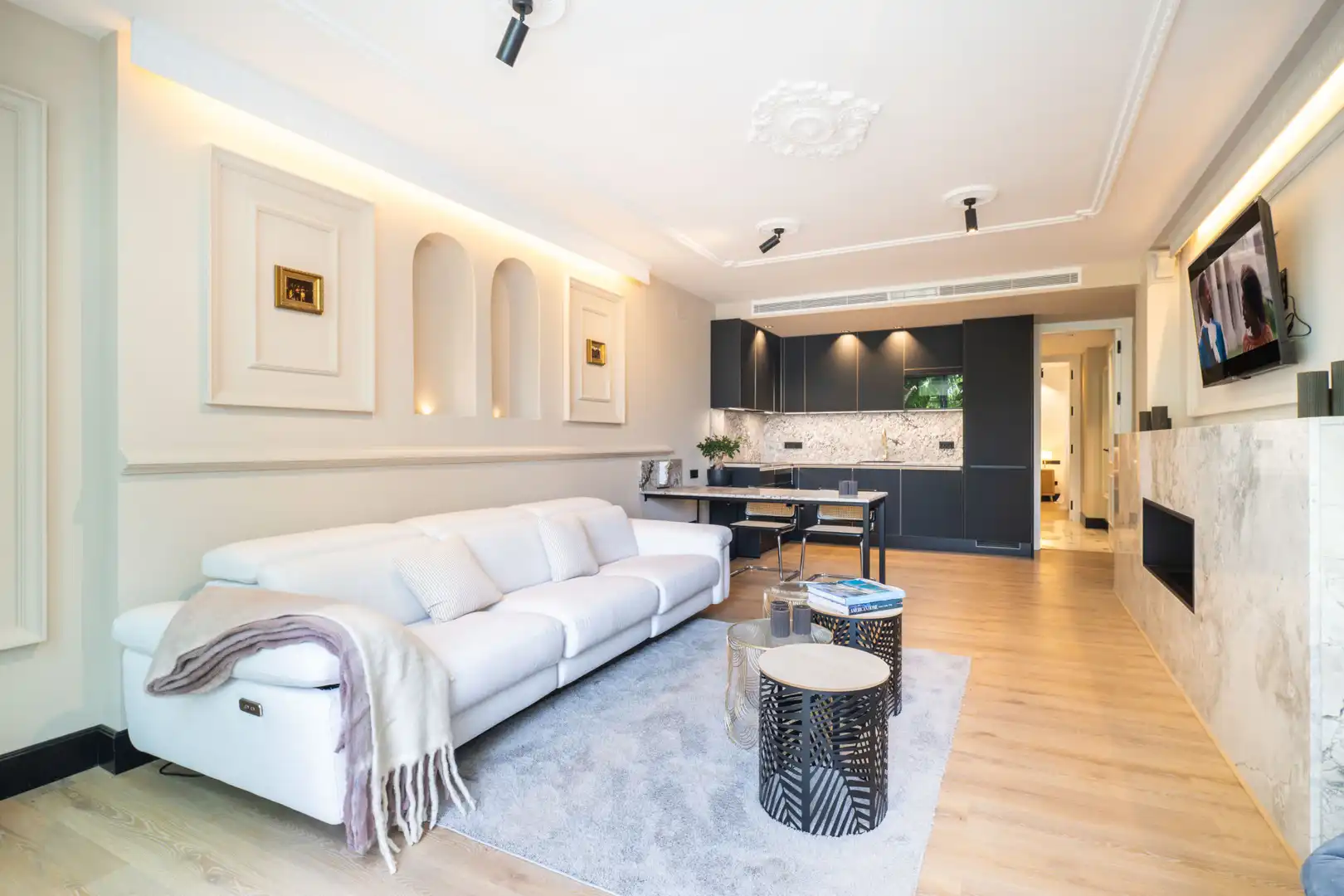 Apartamento con piscina en venta en Milla de Oro, imagen 3