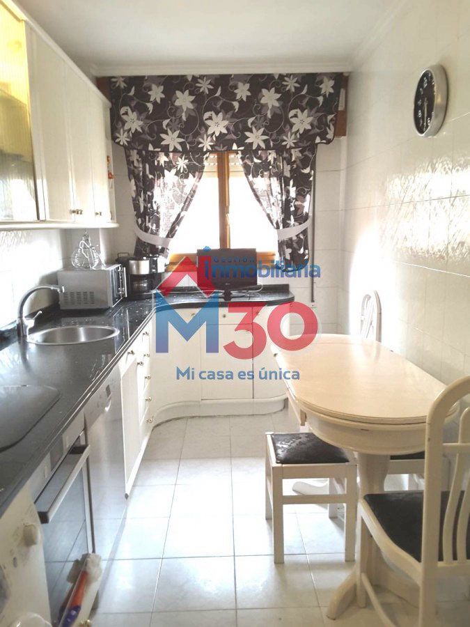 Cuina de Pis en venda en Miranda de Ebro amb Calefacció, Parquet i Terrassa