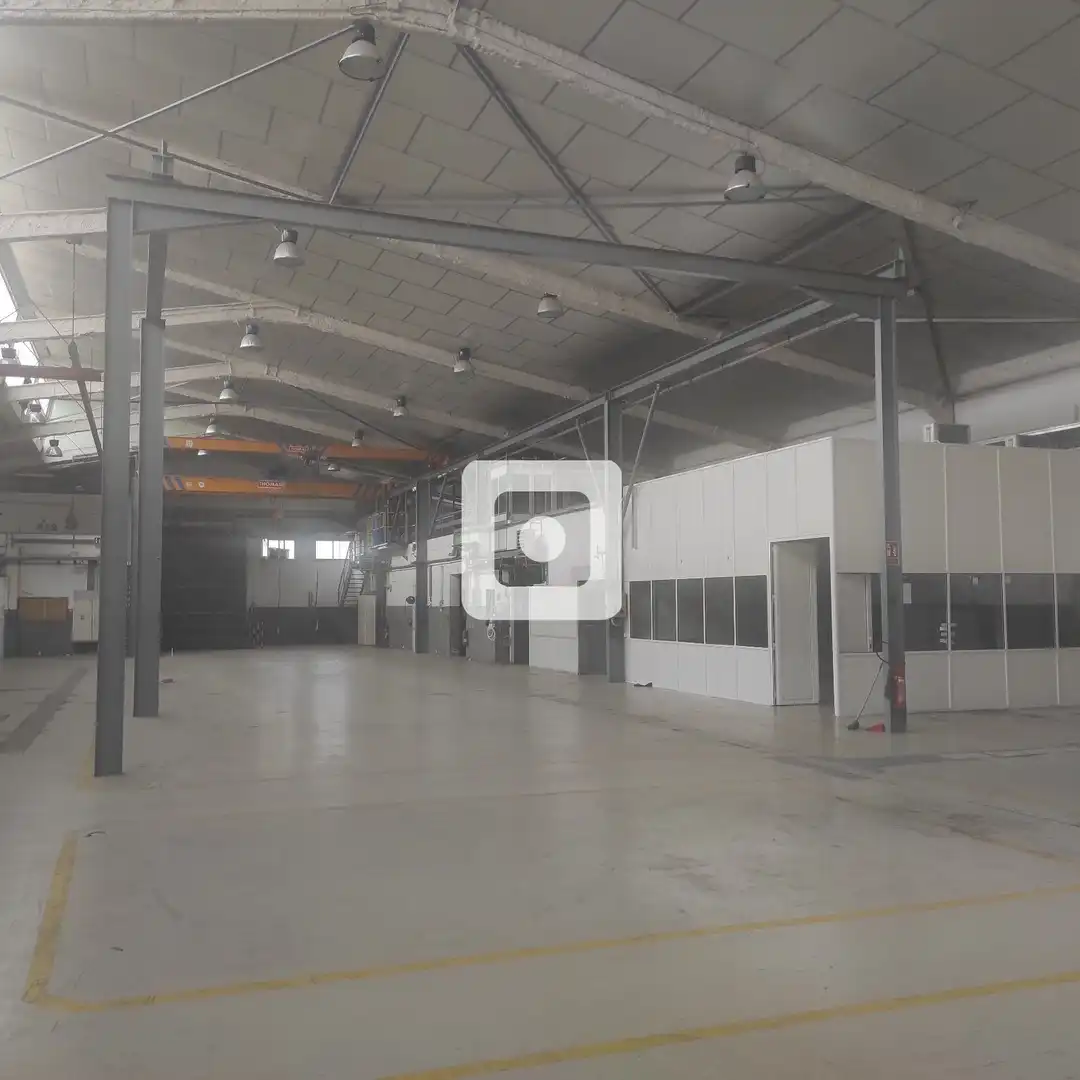 Industrial buildings for rent in de les Cosidores, Egara