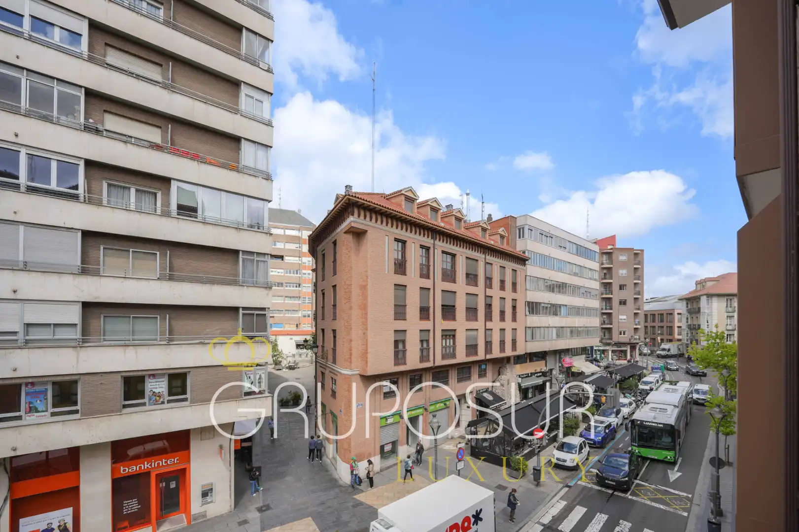 Vista exterior de Pis en venda en Valladolid amb Calefacció, Parquet i Forn