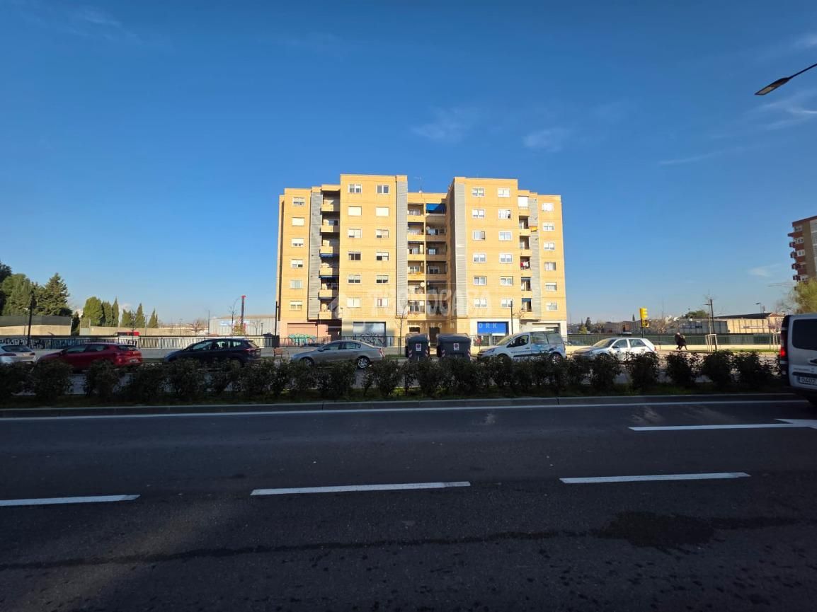 Exterior view of Flat for sale in  Zaragoza Capital  with Air Conditioner, Heating and Terrace