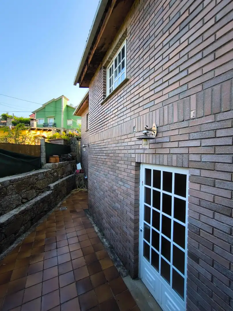 Vista exterior de Casa o chalet en venta en Vilagarcía de Arousa con Calefacción, Jardín privado y Parquet