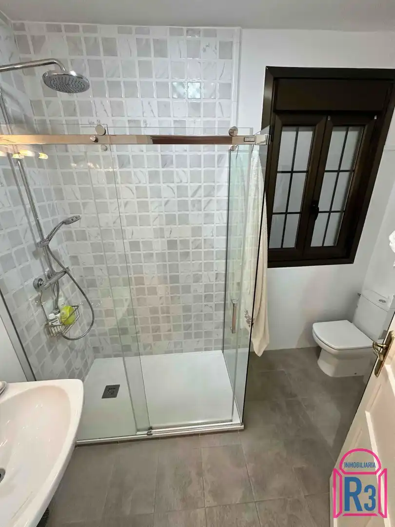 Bathroom of Flat for sale in León Capital   with Heating and Storage room