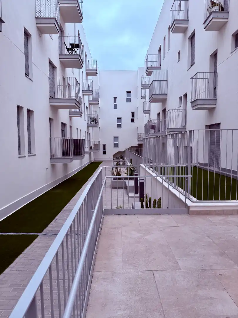 Vista exterior de Piso de alquiler en Las Palmas de Gran Canaria con Terraza, Trastero y Piscina