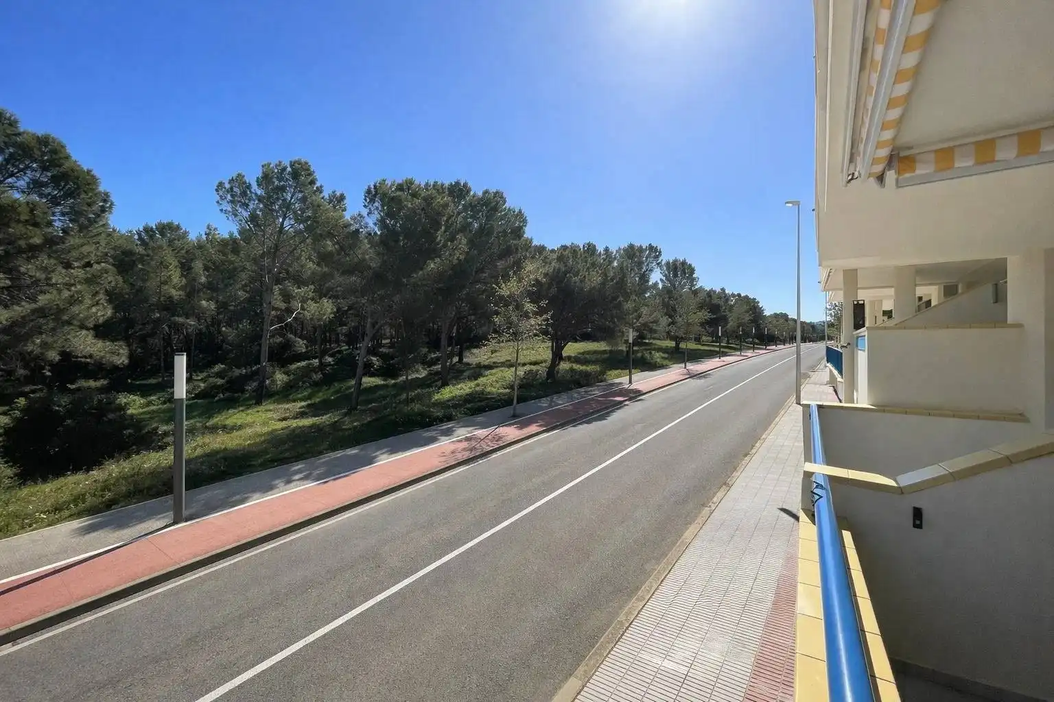 Vista exterior de Pis en venda en L'Escala amb Aire condicionat, Jardí privat i Terrassa