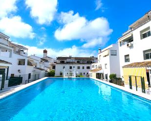 Piscina de Apartament en venda en Benalmádena amb Aire condicionat, Calefacció i Terrassa