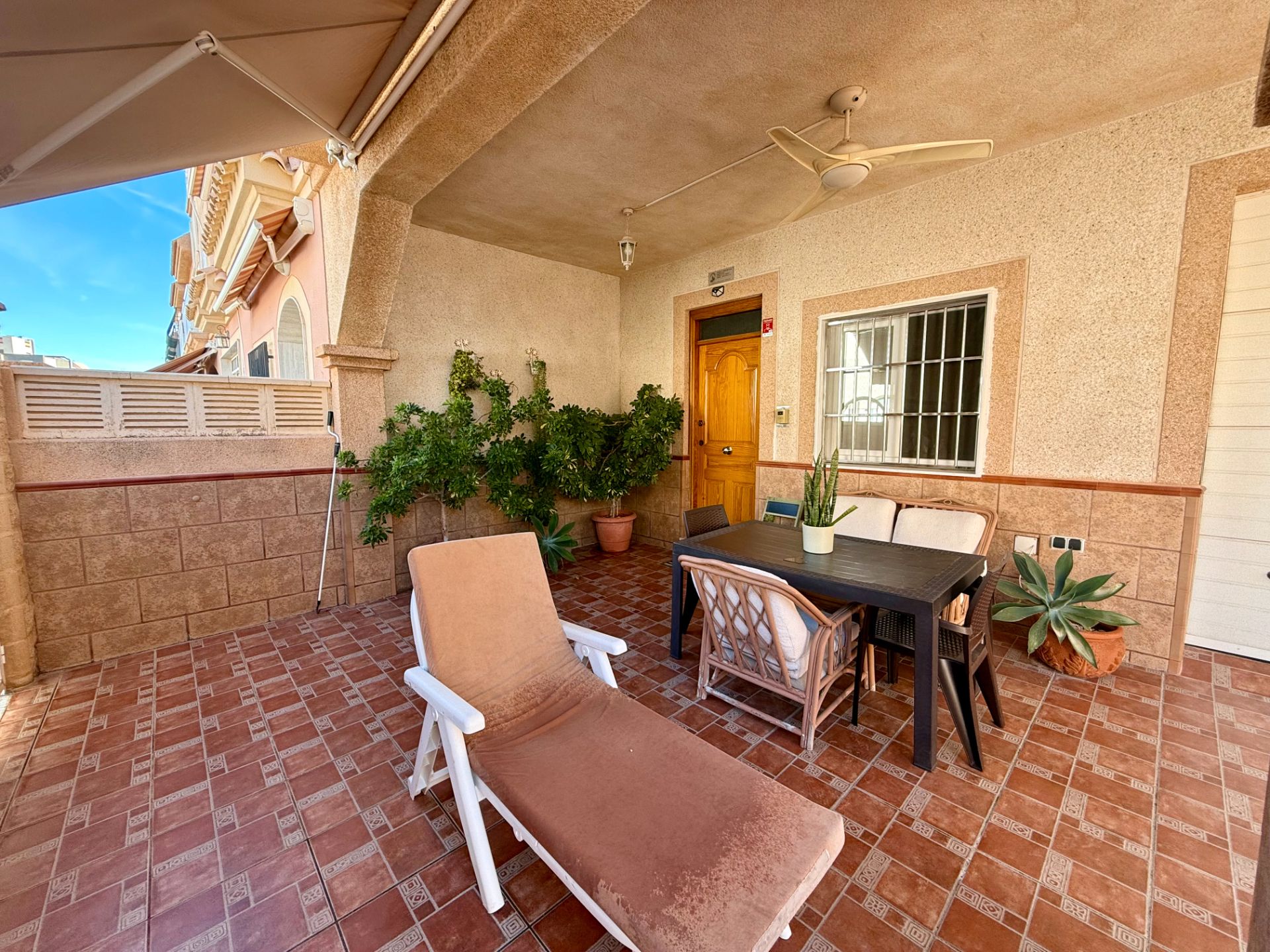 Terrassa de Casa o xalet en venda en Roquetas de Mar amb Terrassa, Traster i Moblat