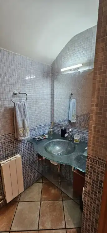 Bathroom of Ground floor for sale in Badalona  with Air Conditioner, Heating and Terrace
