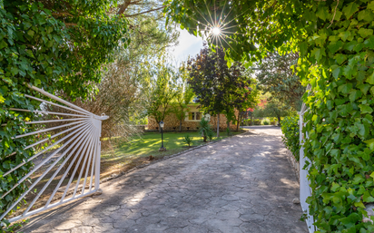 Vista exterior de Finca rústica en venda en Guadalajara Capital amb Aire condicionat i Piscina