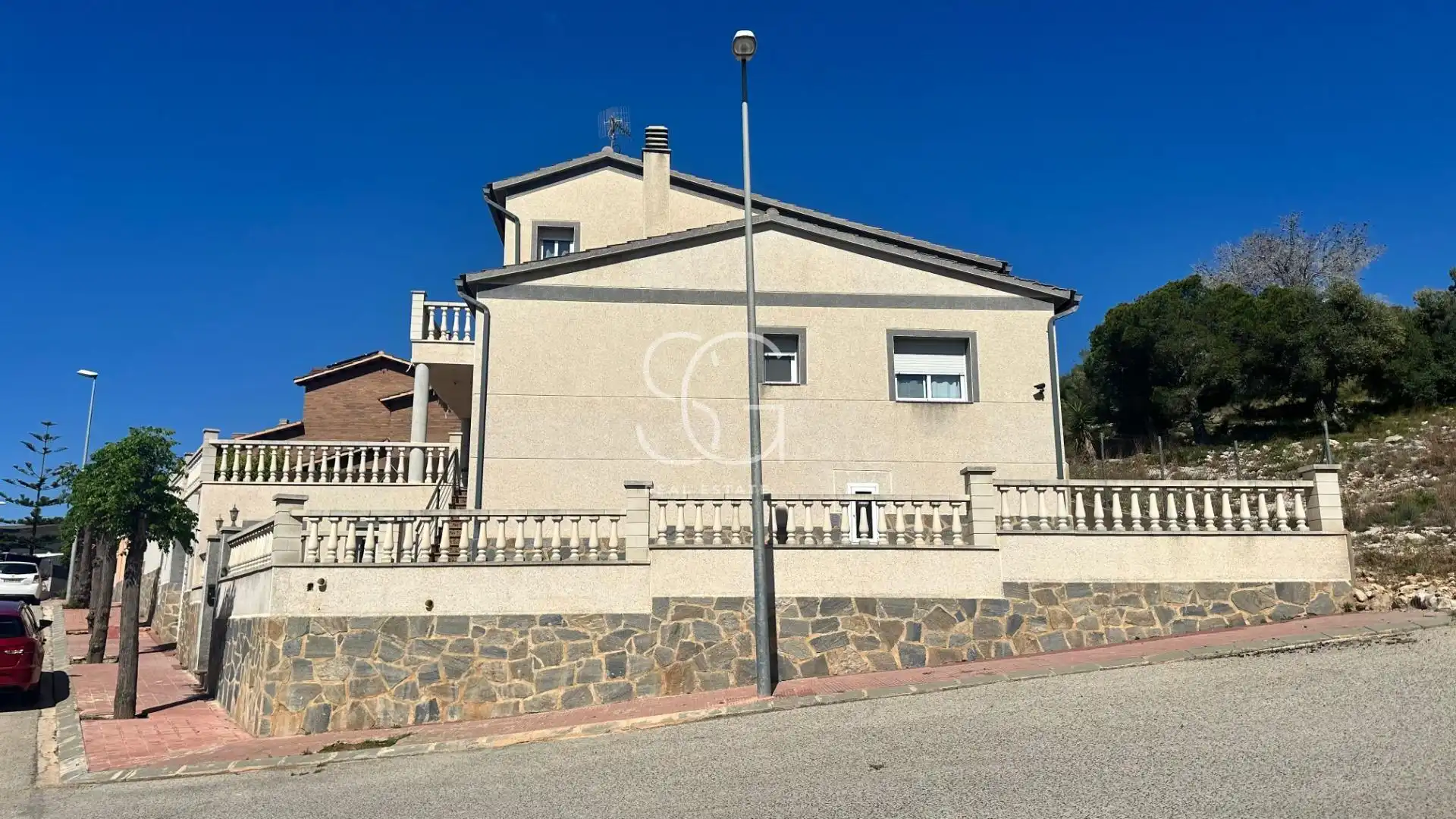 Außenansicht von Haus oder Chalet zum Verkauf in Roda de Berà mit Heizung
