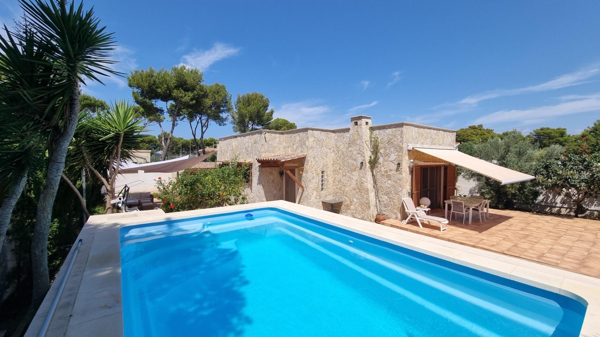 Piscina de Casa o xalet en venda en Calvià amb Aire condicionat, Calefacció i Jardí privat