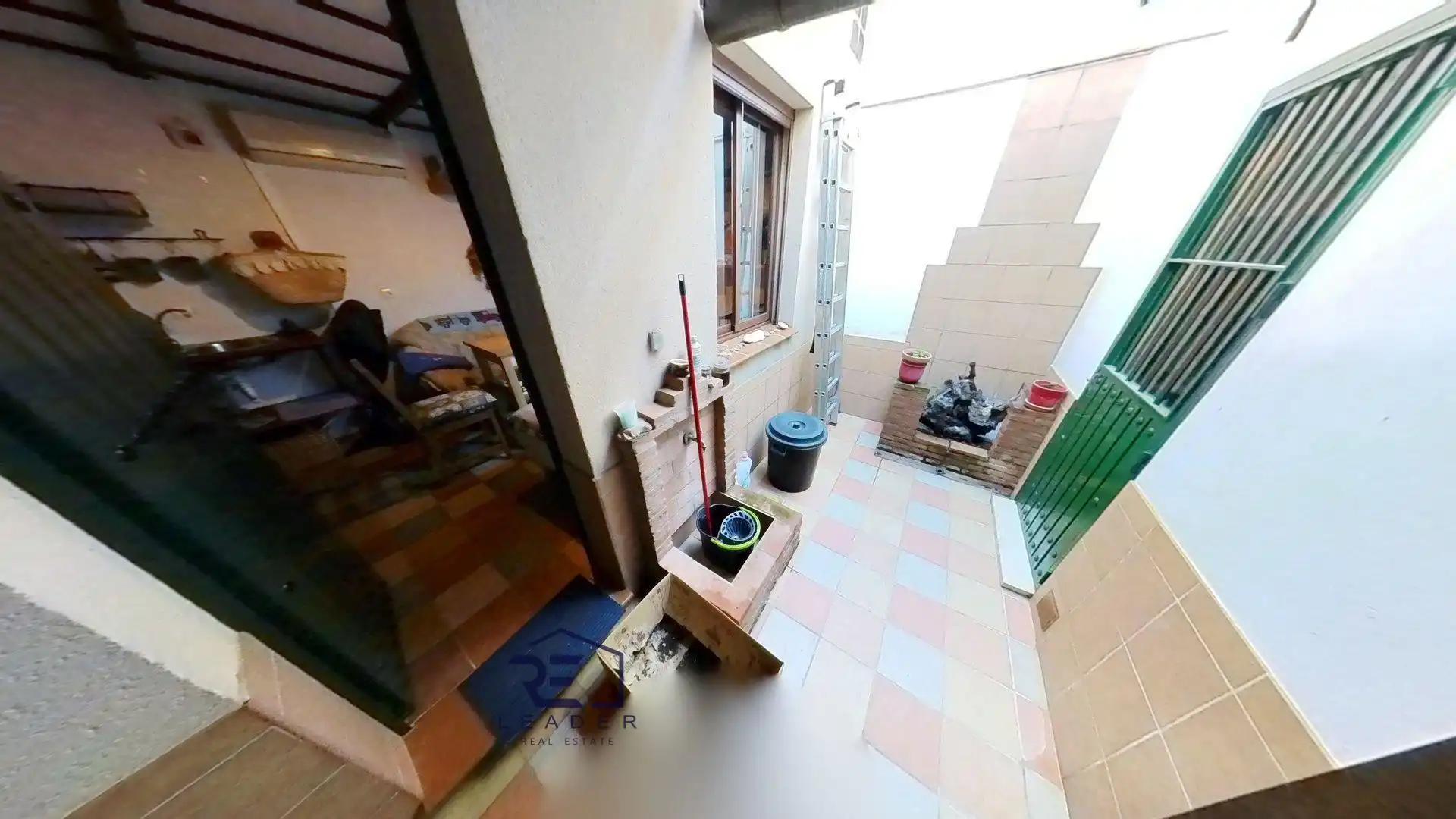 Casa adosada en venta en Guillena con Aire acondicionado, Terraza y Trastero