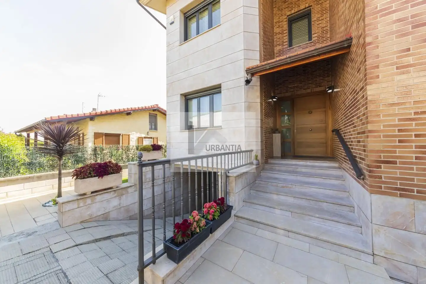 Vista exterior de Casa o chalet en venta en Cizur con Calefacción, Jardín privado y Parquet