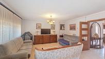 Sala d'estar de Casa o xalet en venda en Aranjuez amb Aire condicionat, Calefacció i Terrassa
