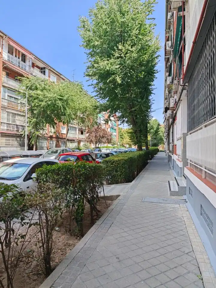 Vista exterior de Pis en venda en Madrid amb Calefacció i Terrassa