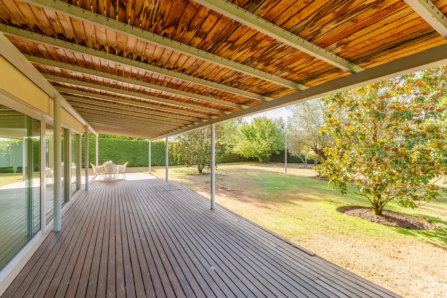 Terrasse von Haus oder Chalet zur Miete in Valle de Egüés / Eguesibar mit Klimaanlage, Heizung und Privatgarten