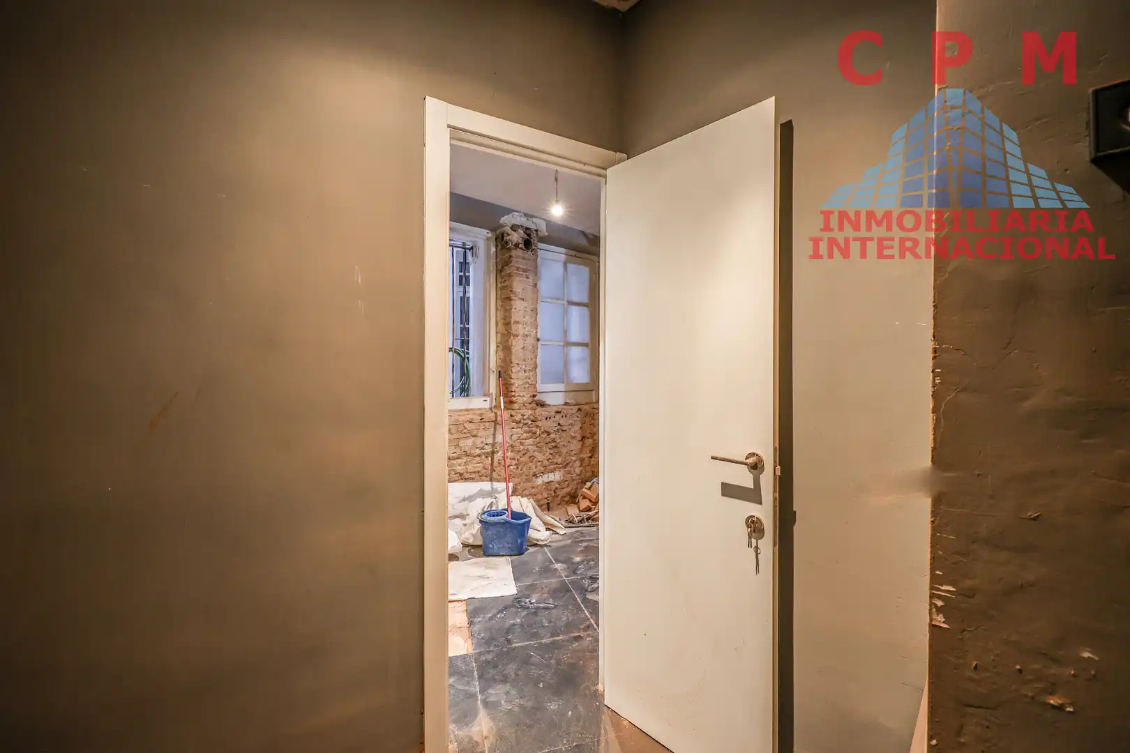 Local de lloguer en Madrid amb Aire condicionat, Calefacció i Parquet