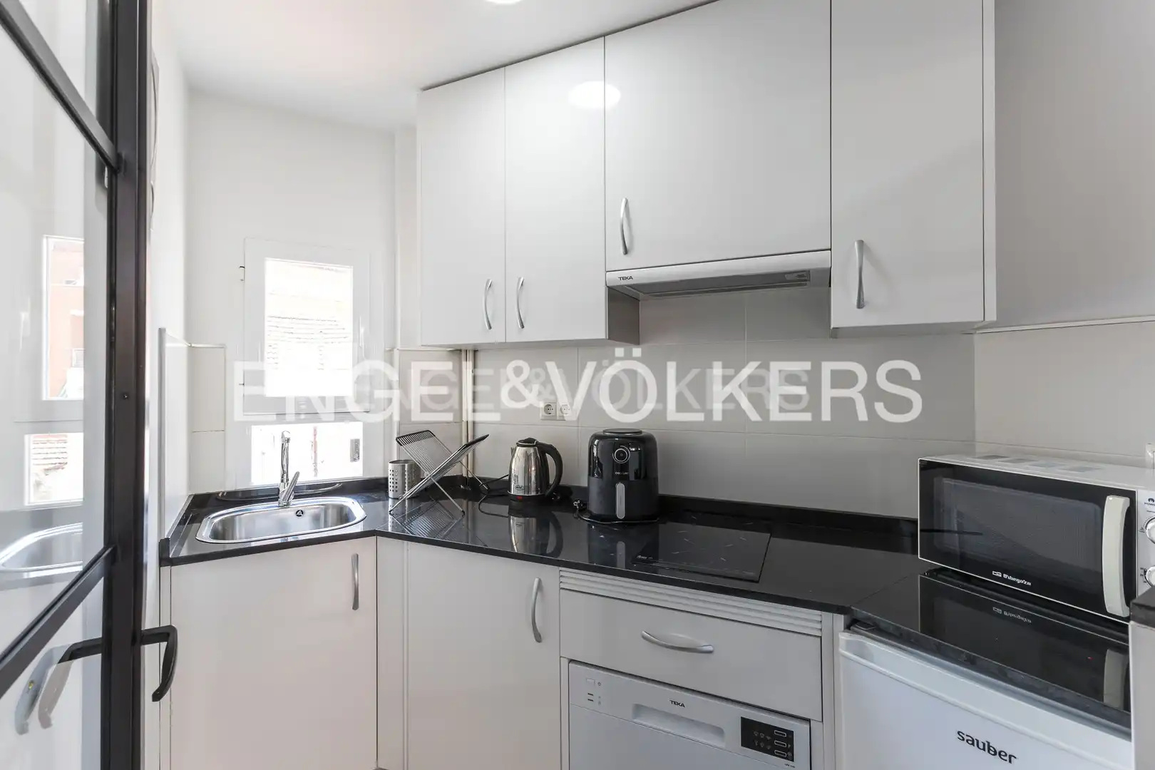 Kitchen of Flat for rent in Madrid  with Air Conditioner, Heating and Furnished