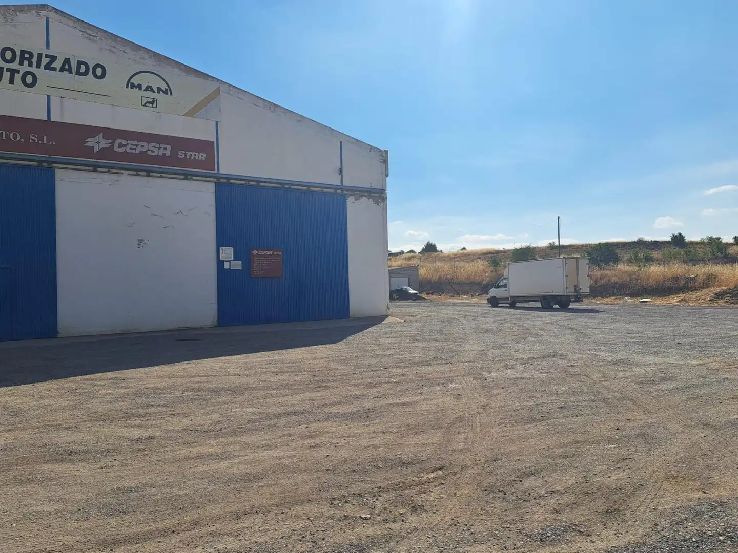 Aparcament de Nau industrial en venda en Utiel