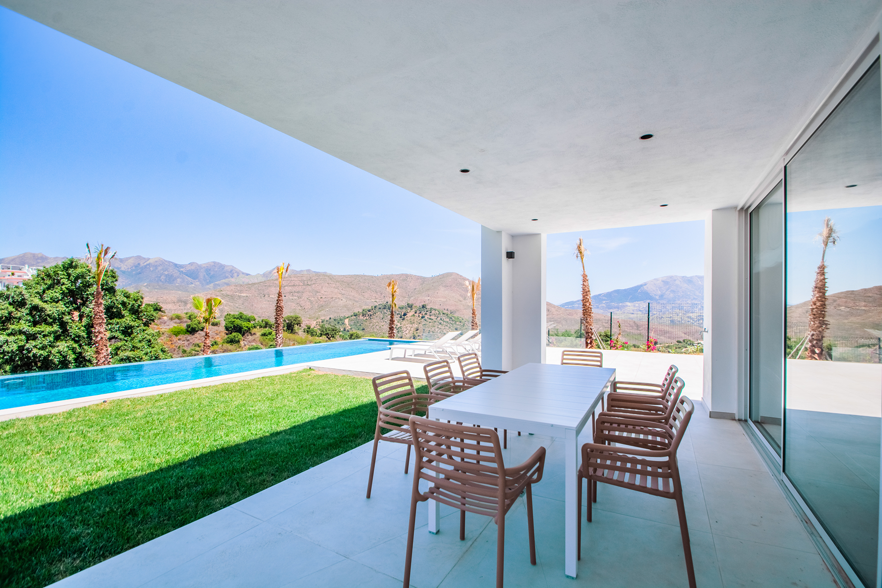 Terrace of House or chalet for sale in Ojén  with Air Conditioner, Heating and Private garden