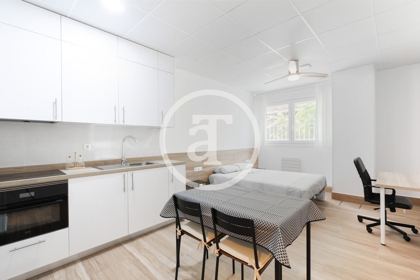 Study to rent in Calle de San Manuel, Aluche