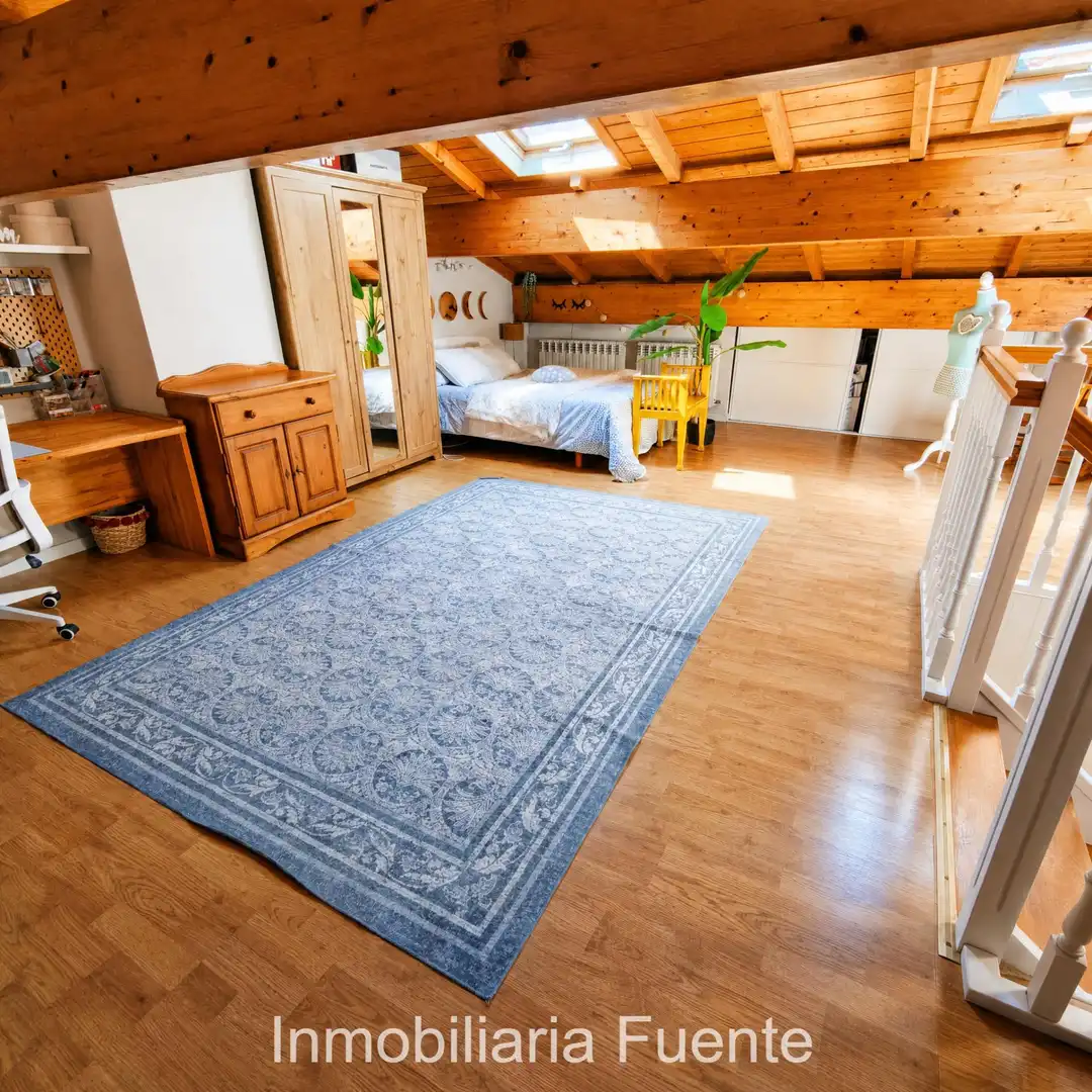 Schlafzimmer von Einfamilien-Reihenhaus zum Verkauf in Muskiz mit Heizung, Privatgarten und Terrasse
