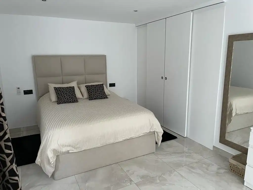 Dormitori de Casa o xalet en venda en Sant Joan d'Alacant amb Aire condicionat, Terrassa i Piscina