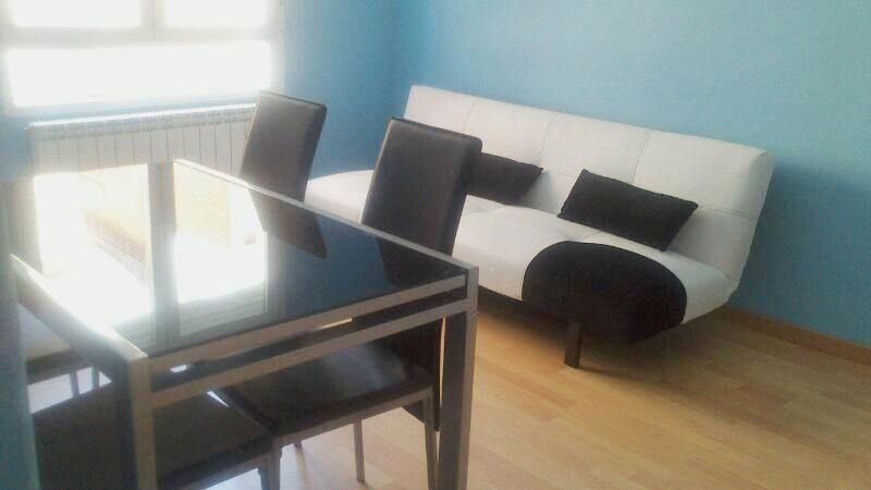 Living room of Flat to rent in  Zaragoza Capital  with Heating, Furnished and Oven
