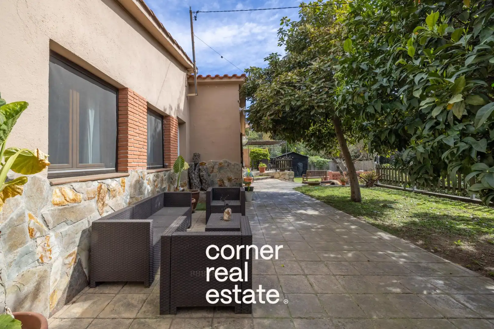 Vista exterior de Casa o chalet en venta en Molins de Rei con Aire acondicionado, Calefacción y Jardín privado
