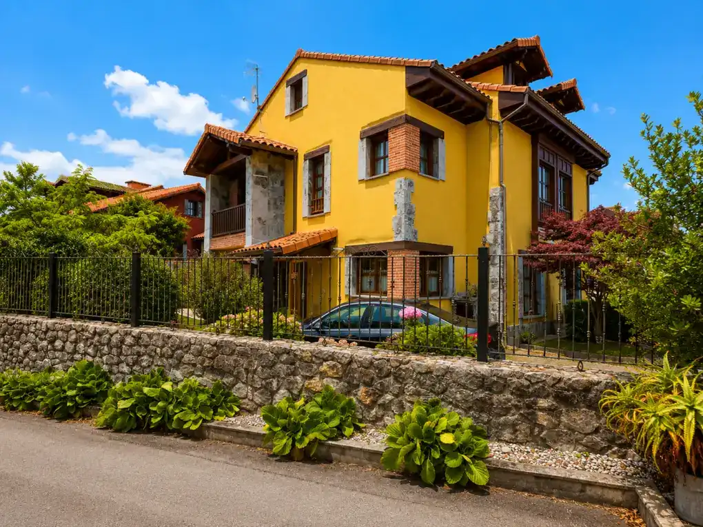 Vista exterior de Casa o chalet en venta en Ribadedeva con Calefacción, Jardín privado y Terraza