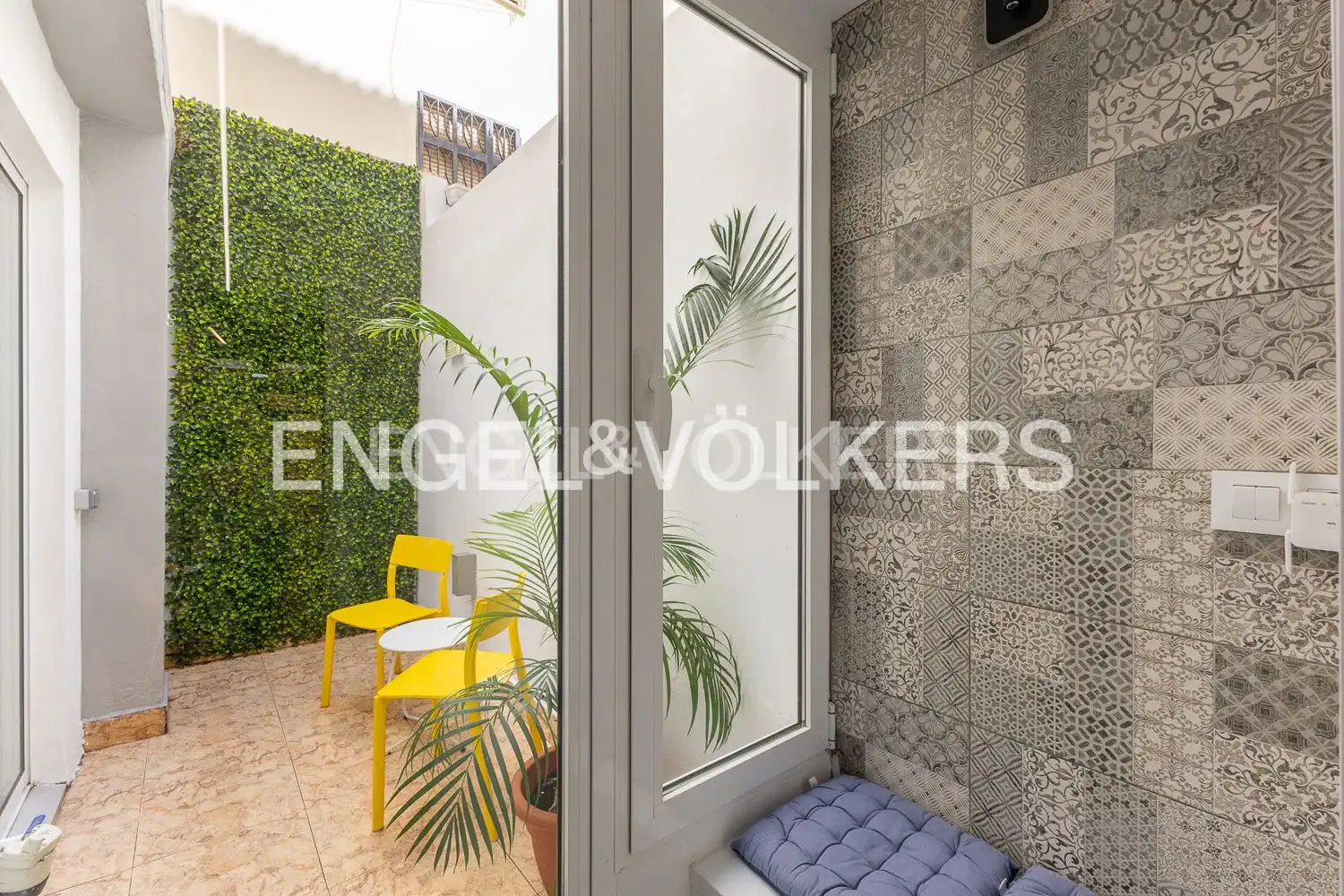 Terrassa de Apartament de lloguer en Valencia amb Aire condicionat, Calefacció i Moblat