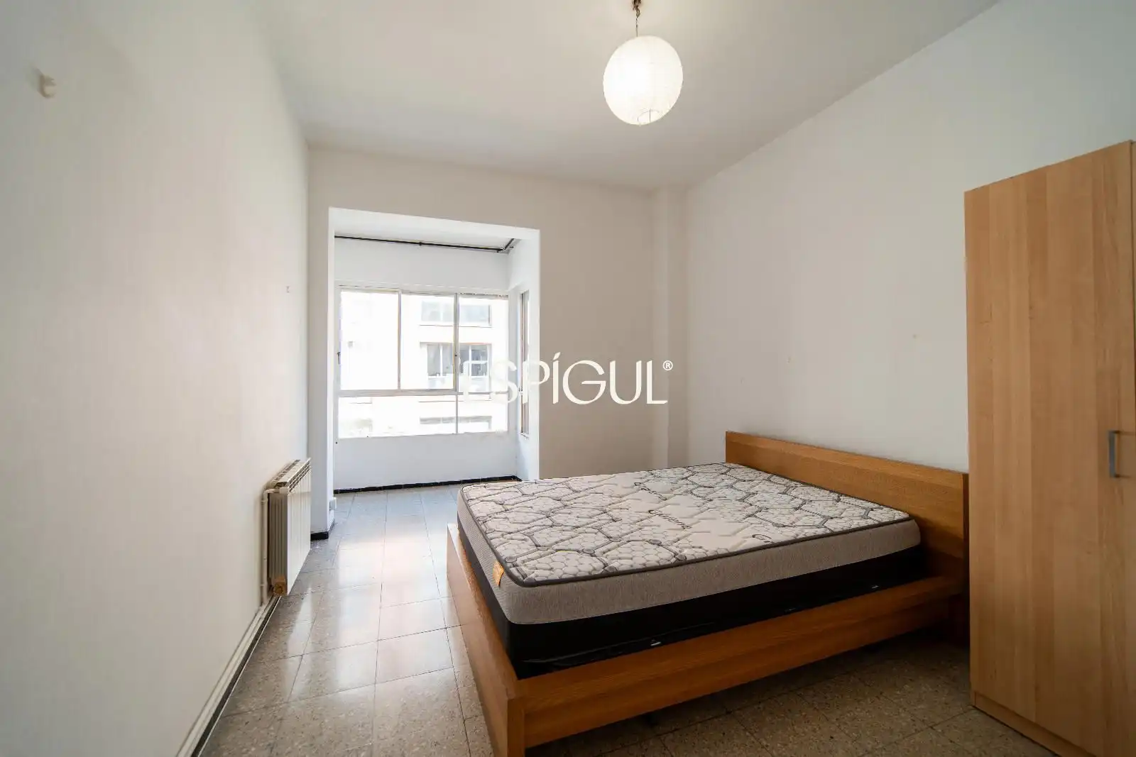 Habitación de Piso en venta en Girona con Calefacción, Terraza y Amueblado