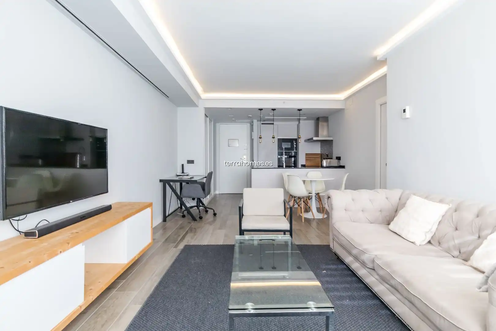 Sala d'estar de Dúplex de lloguer en Madrid amb Aire condicionat, Calefacció i Moblat