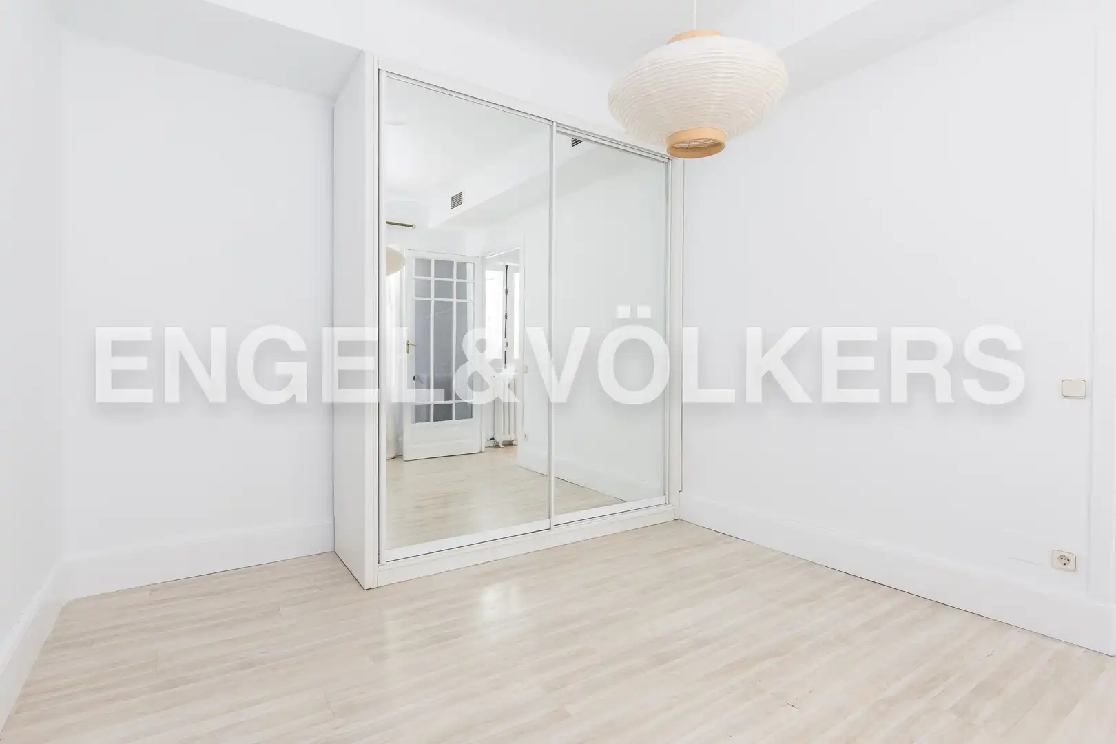 Bedroom of Attic for rent in Madrid  with Air Conditioner, Heating and Parquet flooring