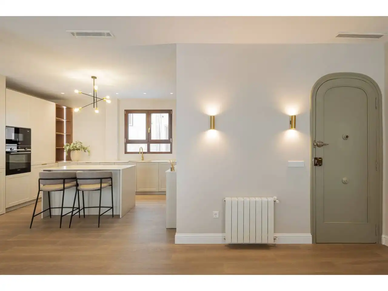 Flat for sale in Valencia  with Air Conditioner, Heating and Parquet flooring
