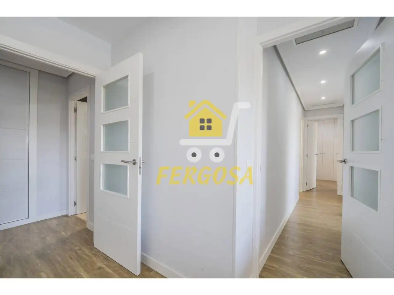 Piso en venta en Navalcarnero con Aire acondicionado, Calefacción y Piscina comunitaria