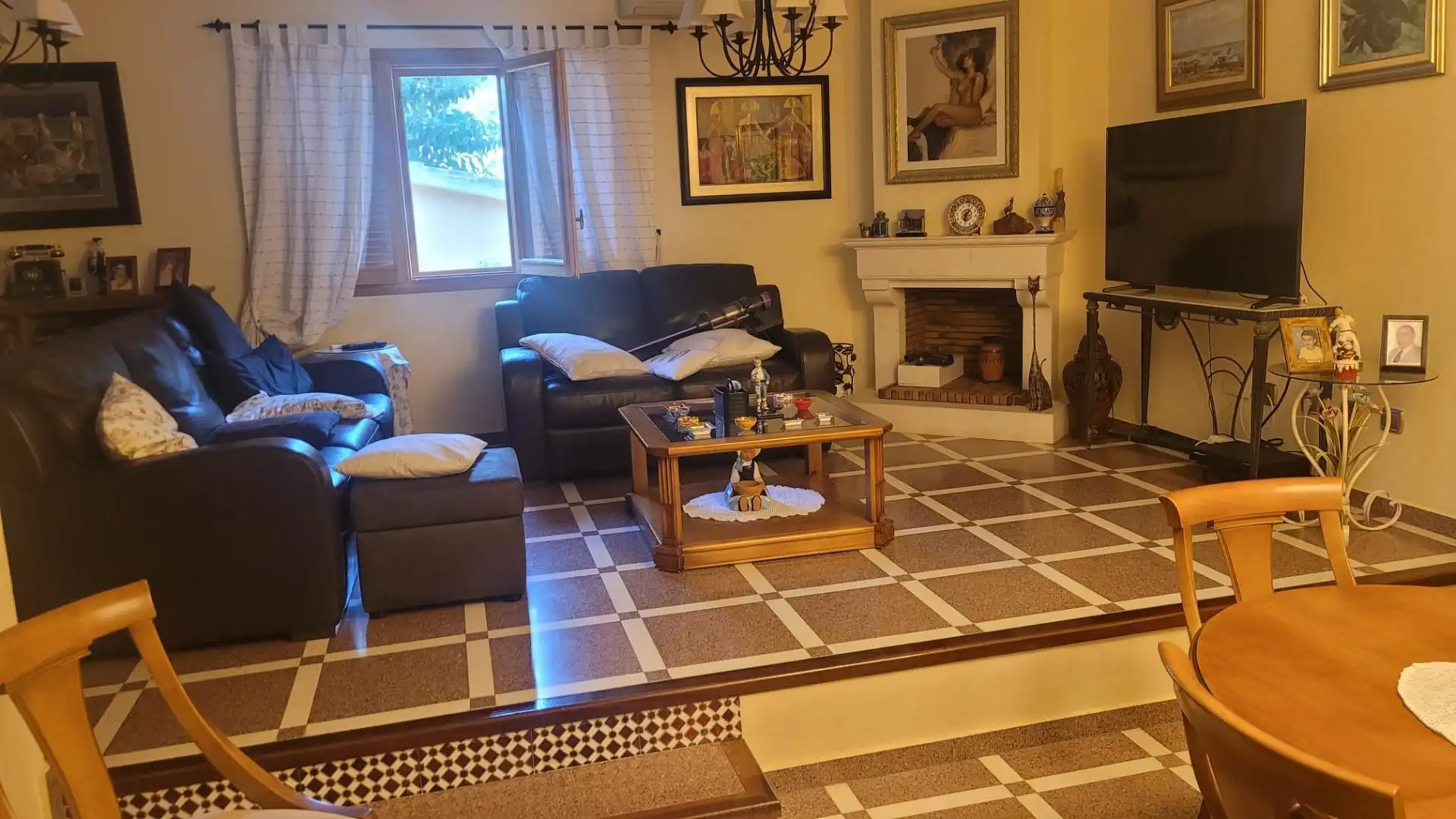 Sala d'estar de Casa o xalet en venda en Mutxamel amb Calefacció, Jardí privat i Traster