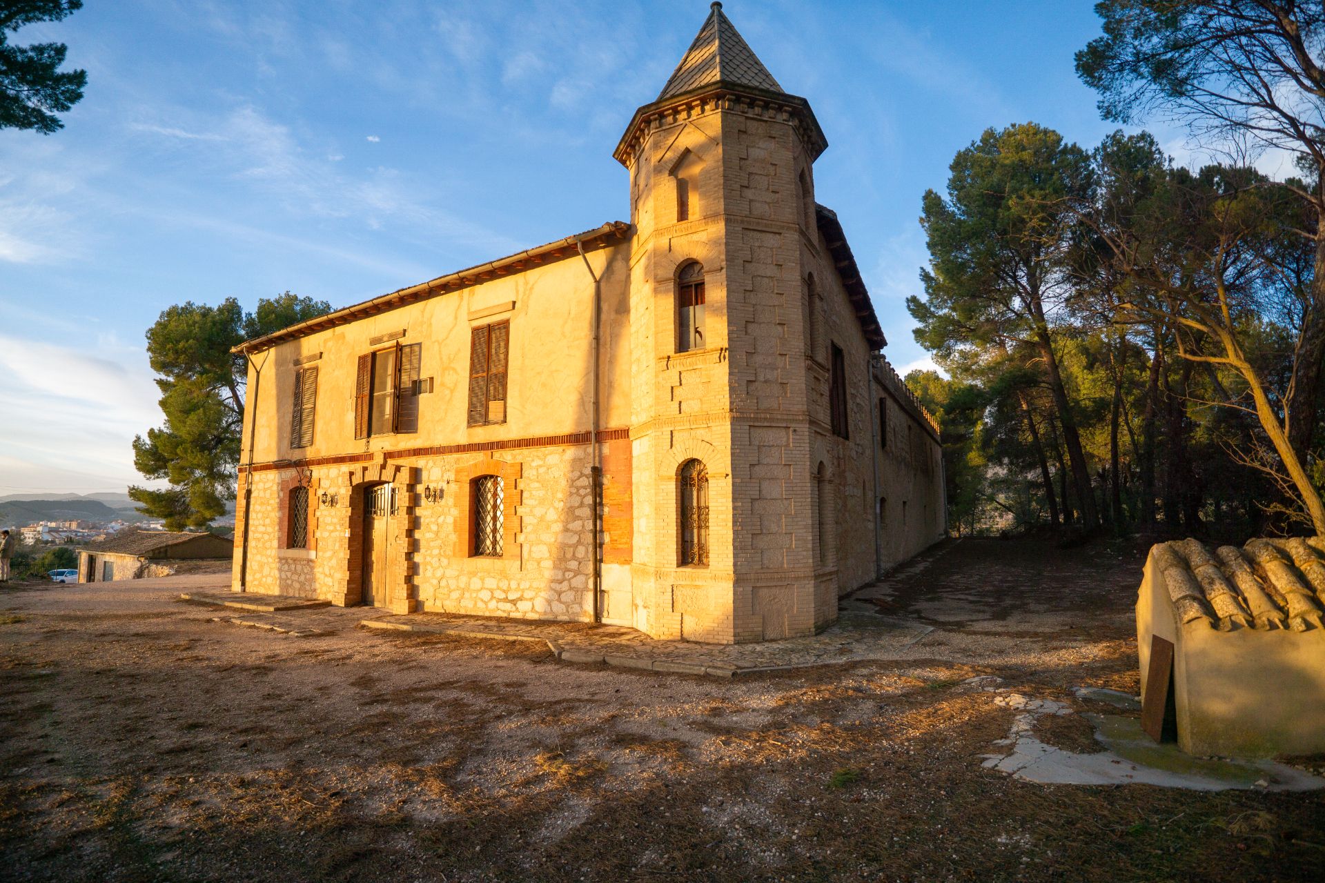 Vista exterior de Finca rústica en venda en Ibi amb Jardí privat, Terrassa i Piscina