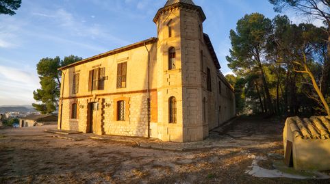 Castillo señorial para reformar en Ibi, con gran parcela y múltiples posibilidades