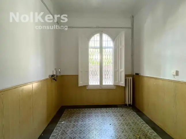 Dormitori de Oficina de lloguer en Barcelona amb Calefacció i Terrassa