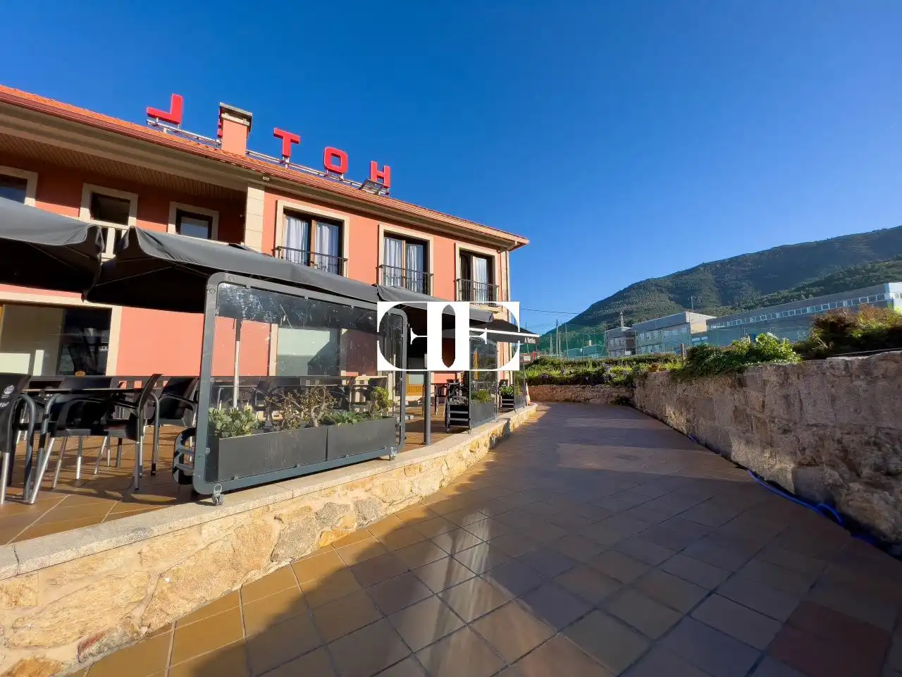 Buildings for sale in Oia