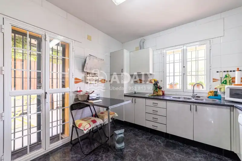 Kitchen of Houses for sale in Úbeda  with Air Conditioner, Heating and Terrace