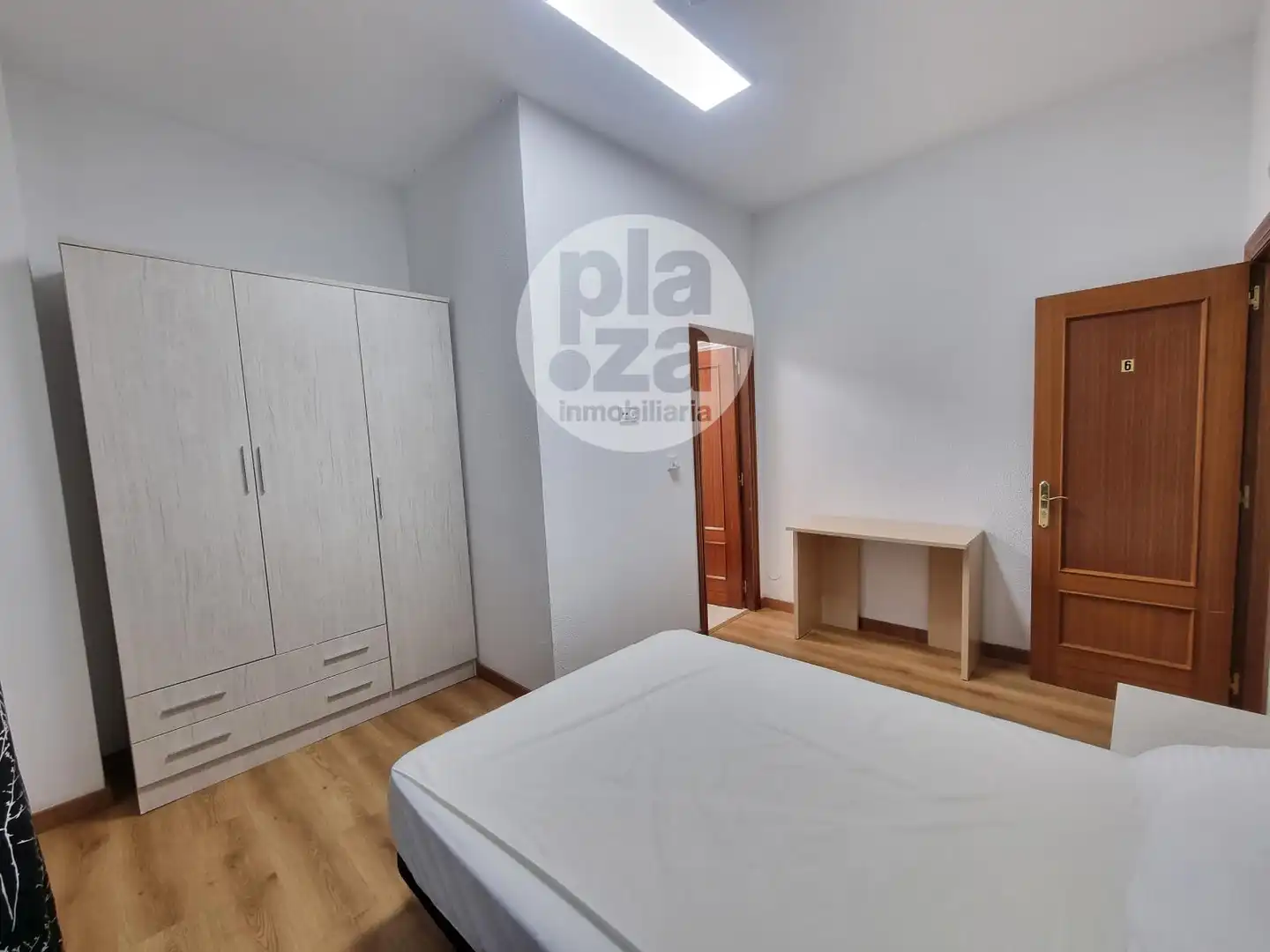 Bedroom of Flat for rent in Burgos  with Heating, Furnished and Internet