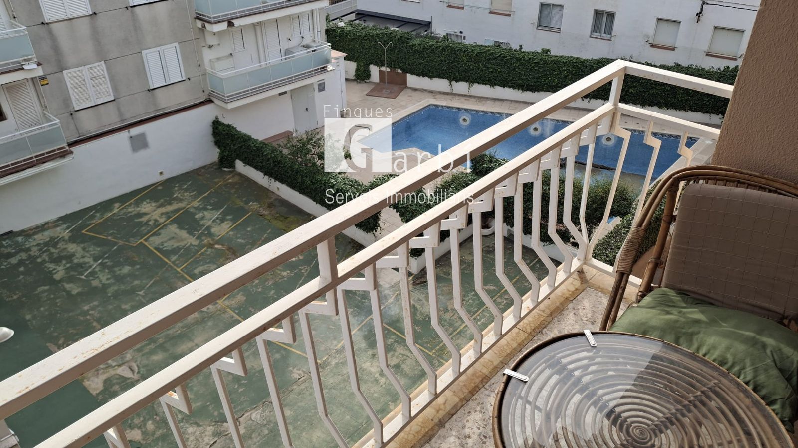 Schwimmbecken von Wohnungen zum Verkauf in El Vendrell mit Terrasse