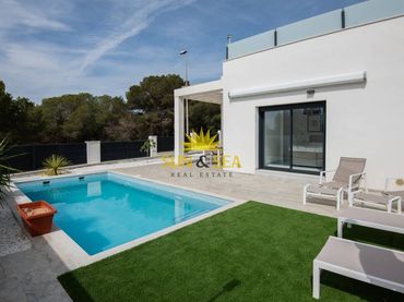 Villa mit Pool zum Verkauf in El Pinar de Campoverde