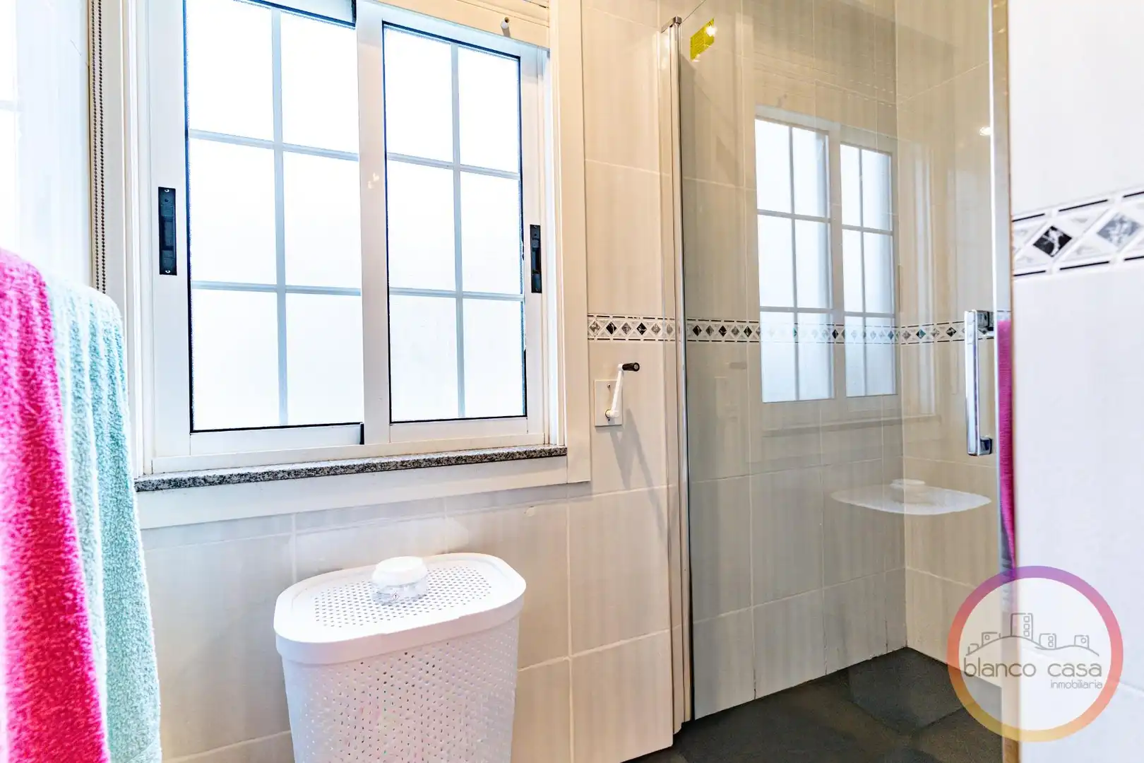 Baño de Casa o chalet en venta en Carballo con Calefacción, Jardín privado y Trastero